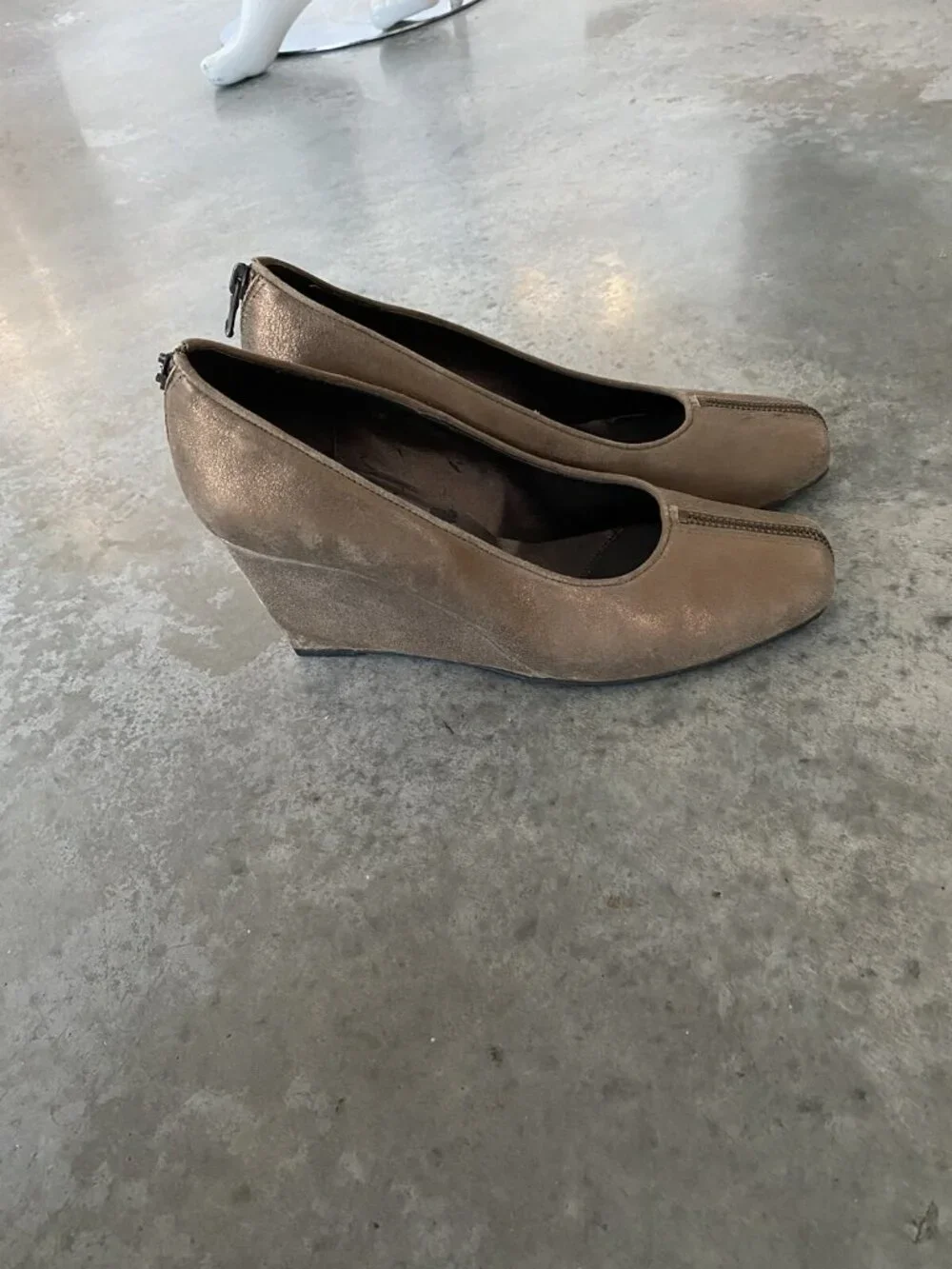 Vaneli Bronze Platforms Wedges Metallic Gold Zippered Wedge Heels Size 8 M